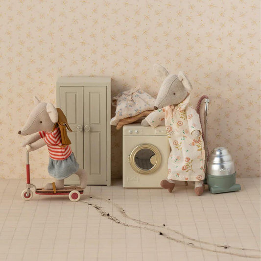 Kick Board Scooter Mouse Red