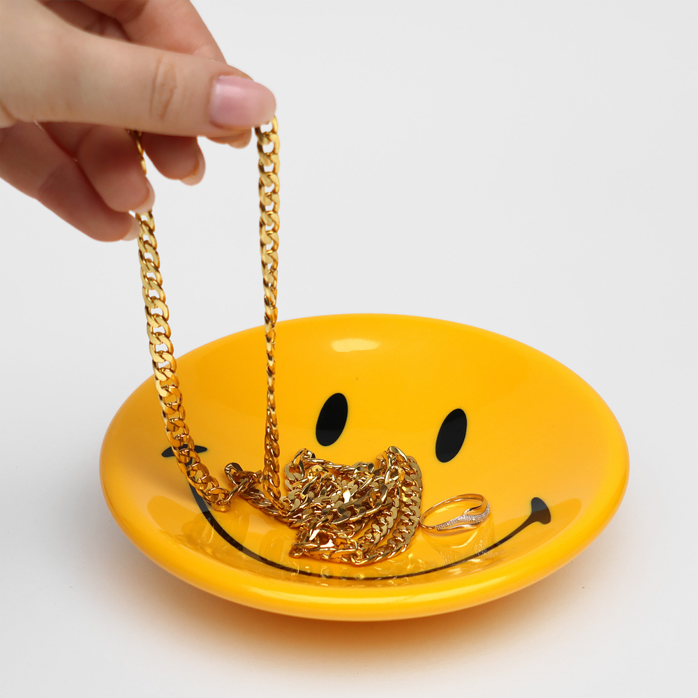 Suck UK Smiley Catch All Dish detail
