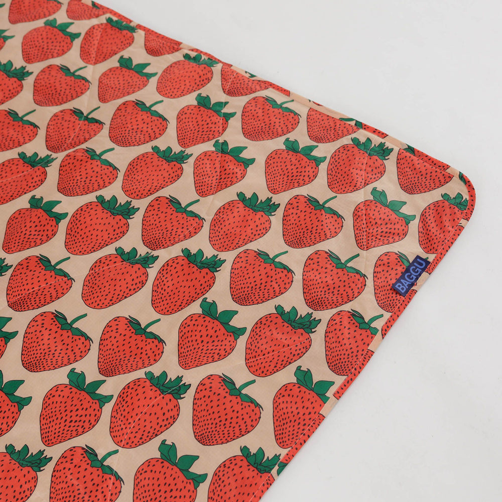 Puffy Picnic Blanket Strawberry