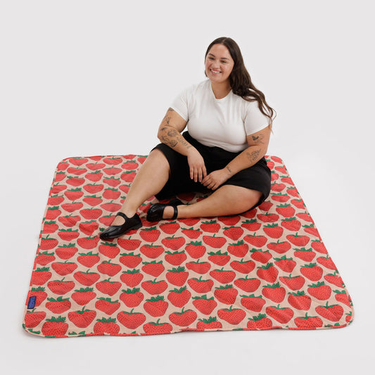 Puffy Picnic Blanket Strawberry