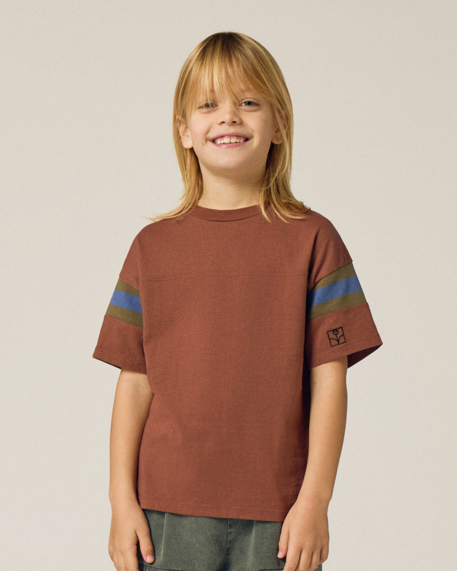 Bicolor Bands Brown Tshirt lookbook photo