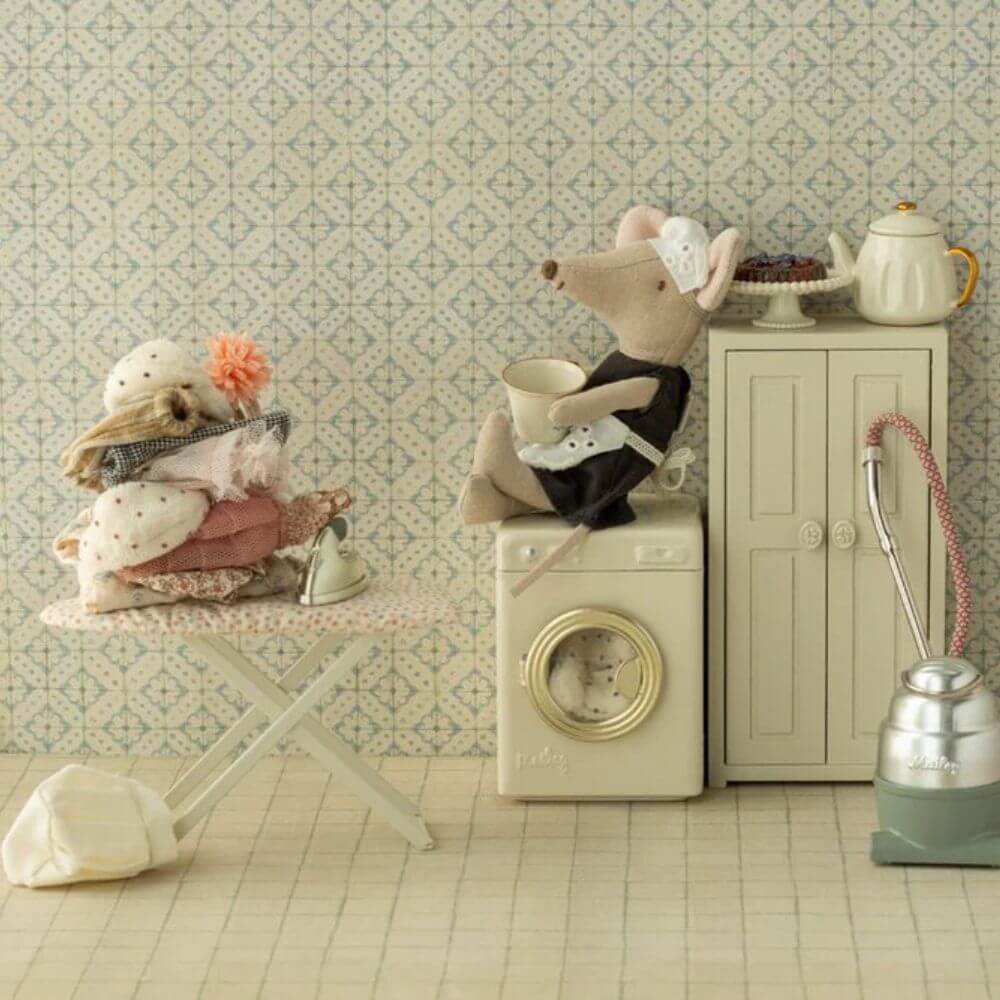 Iron and Ironing Board Mouse